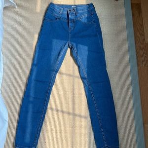 Urban Outfitters high rise jeans, Size 28 waist  29 length
Great condition